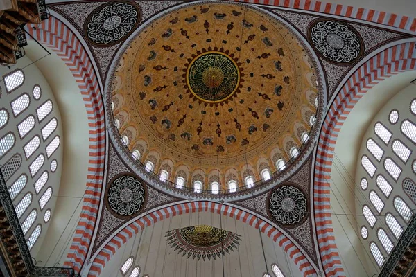 이스탄불 2018 이스탄불에 Suleymaniye 모스크의 인테리어 — 스톡 사진