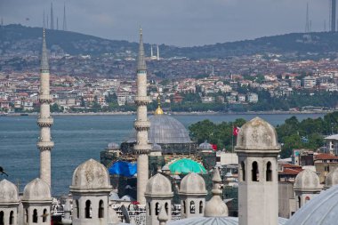 Istanbul, Türkiye - 28 Mayıs: Görünüm Istanbul Türkiye'de Süleymaniye Camii rooftops genelinde 28 Mayıs 2018