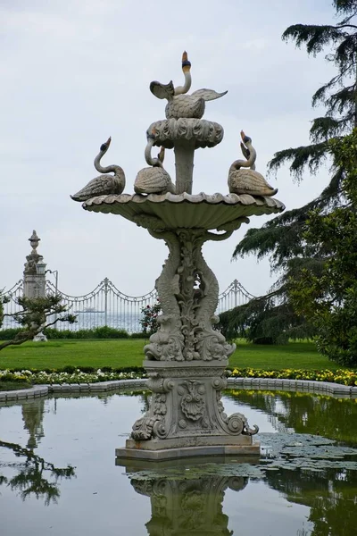 Istanbul Turkey May Fountain Grounds Dolmabache Palace Museum Istanbul Turkey — Stock Photo, Image