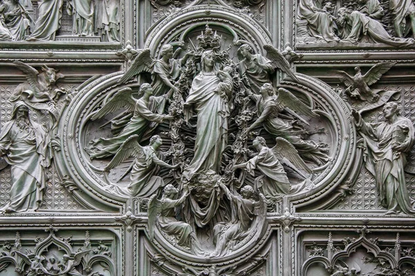 Milan Itálie Europe February Detail Hlavních Dveří Katedrály Duomo Miláně — Stock fotografie