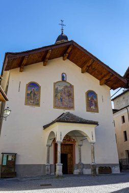 Cogne, İtalya/Avrupa - 26 Ekim: Cogne İtalya Sant'Orso kilisede görünümünü üzerinde 26 Ekim 2008