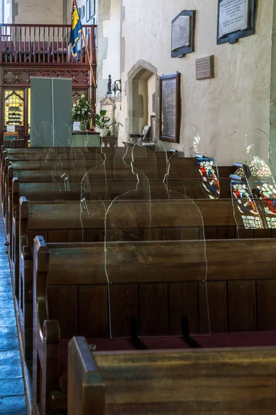Alfriston 苏塞克斯 7月23日 有机玻璃 Silhouetes 的军人谁奠定了他们的生活在第一次世界大战内的圣安德鲁教堂在 Alfriston 苏塞克斯在2018年7月23日 — 图库照片