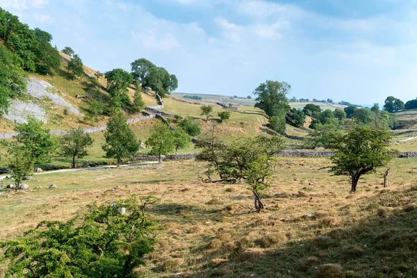 View Countryside Malham Cove Yorkshire Dales National Park — Stock Photo, Image