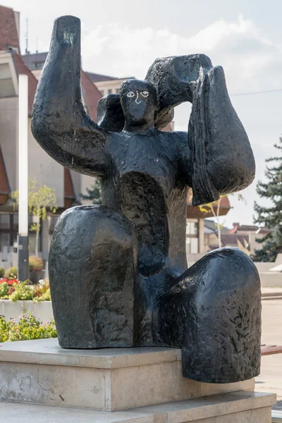 Targu Mures Transylvania Romania Septiembre Escultura Moderna Fuera Del Teatro —  Fotos de Stock