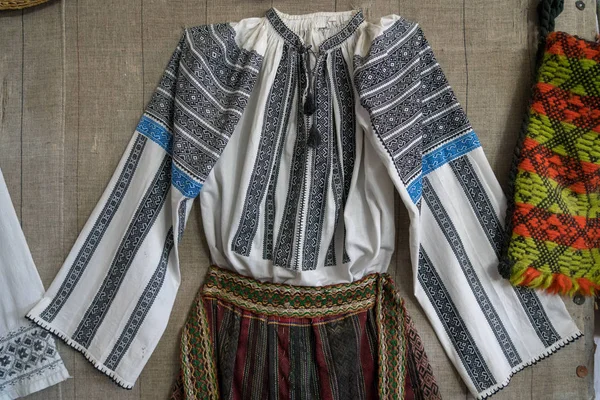 Tarpesti Moldavska Rumunsko Září Tradiční Kostýmy Neculai Popa Etnografické Muzeum — Stock fotografie