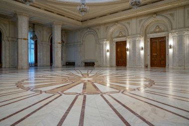 Bükreş/Romanya - 21 Eylül: Bükreş Romanya 21 Eylül 2018 üzerinde bina insan sarayın iç görünüm