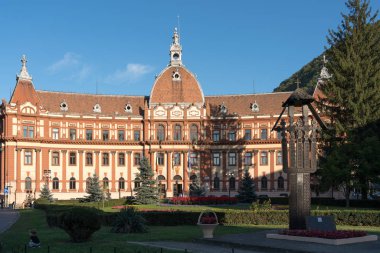 Brasov, Transilvanya/Romanya - 20 Eylül: Görünüm Brasov Transilvanya Romanya'da 20 Eylül 2018 üzerinde bina ili. İki kimliği belirsiz kişi