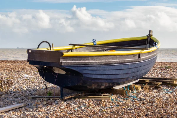 Worthing West Sussex November View Fishing Boat Beach Worthing West — стоковое фото
