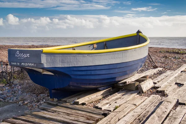 Worthing West Sussex Listopadu Pohled Rybářského Člunu Pláži Městě Worthing — Stock fotografie