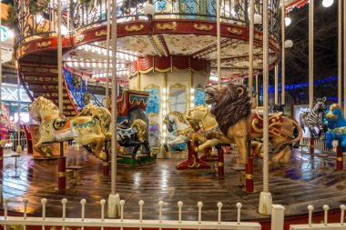 Cardiff, Galler/Uk - 15 Aralık: 15 Aralık 2018 tarihinde Cardiff Galler'in Carousel Noel'de. Bir Tanımlanamayan kişi