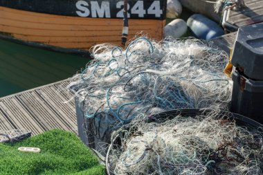 Brighton, Sussex/Uk - 8 Ocak: ağlar Brighton Sussex'te Marina'da 8 Ocak 2019 üzerinde balık tutma