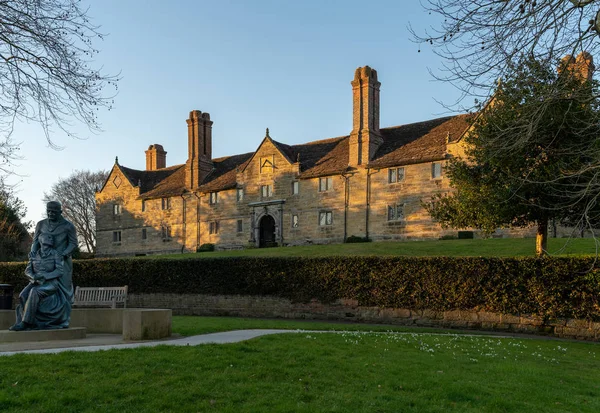 East Grinstead West Sussex Januari Kväll Solljus Sackville College East — Stockfoto