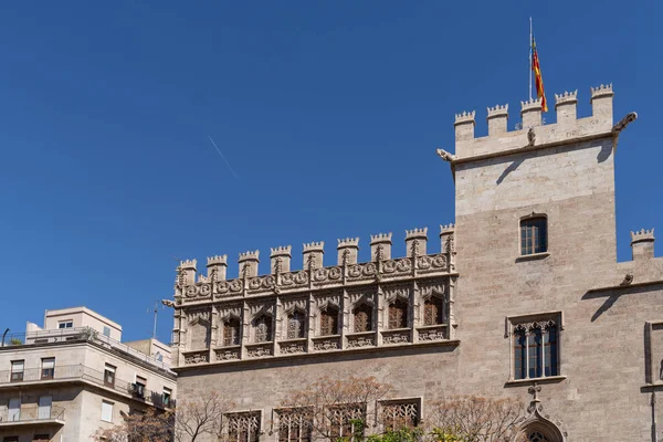 VALENCIA, SPAGNA - 27 FEBBRAIO: Edificio del Mercato della Seta nel vecchio — Foto Stock