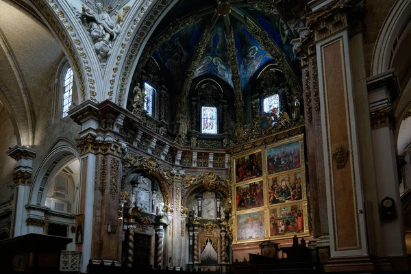 VALENCIA, ESPANHA - FEVEREIRO 27: Vista interior da Catedral — Fotografia de Stock