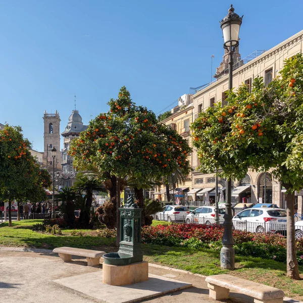 VALENCIA, SPAIN - FEBRUARY 27 :  Placa de la Reina in Valencia S — Stock Photo, Image