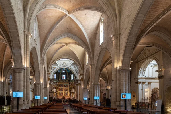 VALENCIA, ESPANHA - FEVEREIRO 27: Vista interior da Catedral — Fotografia de Stock