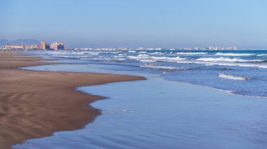 Plajda İspanya Valencia'da görünümünü
