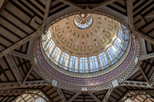 Valencia, Spanien - 25 februari: Central Market i Valencia Spanien — Stockfoto