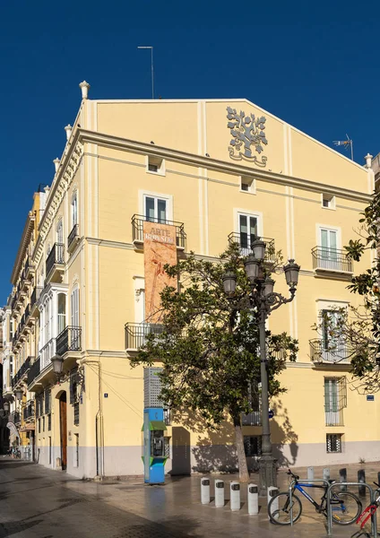 西班牙瓦伦西亚-2月25日: 广场上的历史建筑 — 图库照片