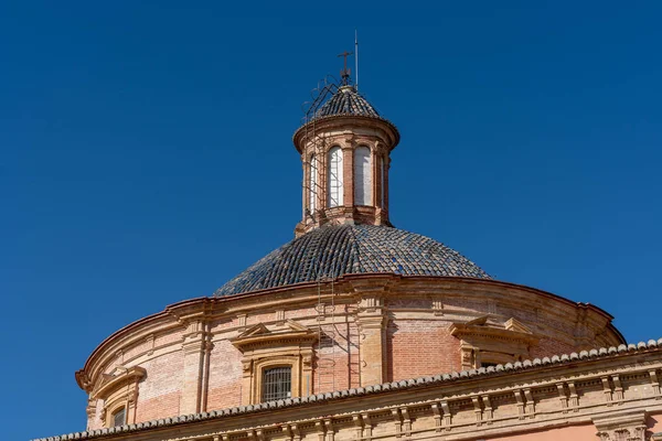 Valencia, Spanje - 25 februari: Koepel van de kathedraal van onze Lad — Stockfoto