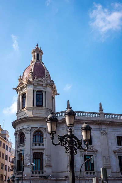 ВАЛЕНЦИЯ, Испания - 24 февраля: Здание мэрии Валенсии в V веке — стоковое фото