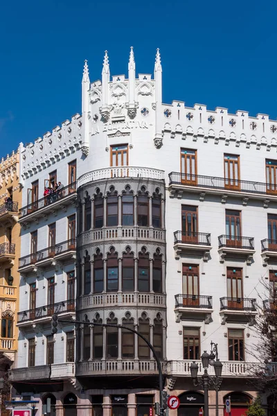 Valencia, Spanien - 24 februari: Historisk byggnad i staden — Stockfoto