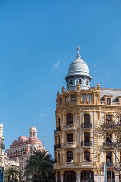 Valencia, Spanje - 24 februari: Historisch gebouw in de stad — Stockfoto