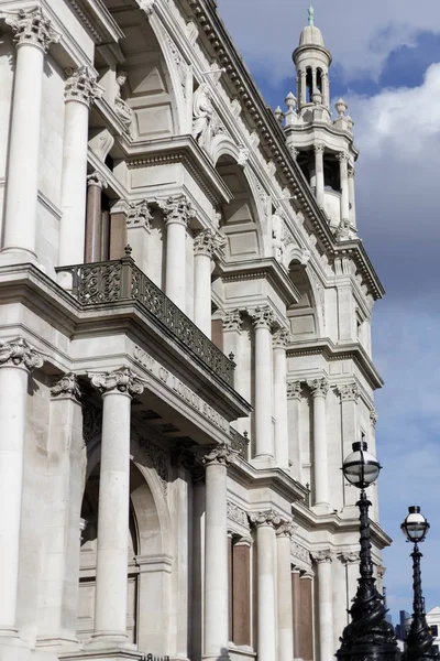 LONDRES, Reino Unido - 11 DE MARZO: Edificio de la Old City of London School en Vi —  Fotos de Stock