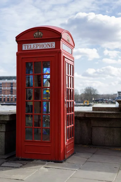 LONDON, UK - MARCH 11 : Traditional Red telephone box with stain — Stock Photo, Image