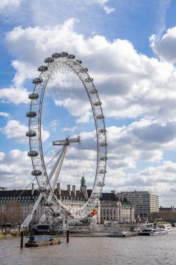 Londra, İngiltere - 11 Mart: London Eye Leicester karesi içinde görünümünü