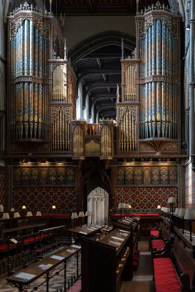ROCHESTER, KENT / UK - 24 DE MARZO: Vista del órgano en la Catedral — Foto de Stock