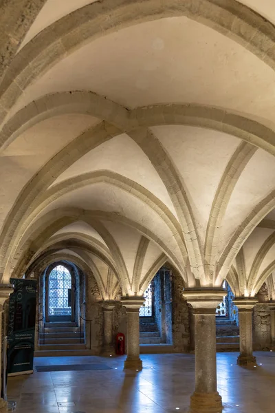 ROCHESTER, KENT / Royaume-Uni - 24 MARS : Vue de la crypte du Cathedr — Photo