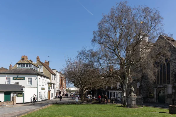 Rochester, Kent/Uk - 24 mars: Utsikt över gröna framför th — Stockfoto