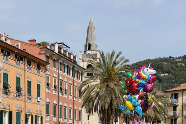 Lerici, Liguria/İtalya - 21 Nisan : Lerici'deki binaların görünümü — Stok fotoğraf