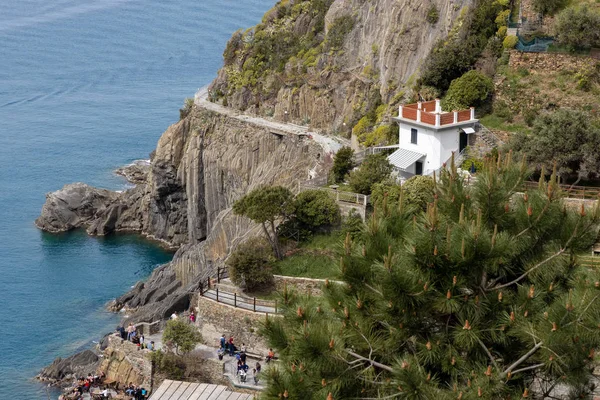 Riomaggiore, Liguria/Itálie – 21. duben: výhled na moře poblíž — Stock fotografie