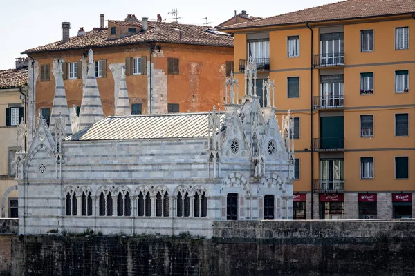 PISA, LIGURIA/ITALY  - APRIL 18 : View of the Church of Santa Ma — Stock Photo, Image