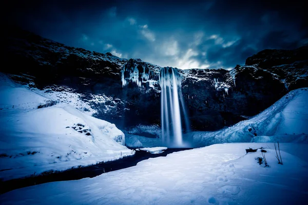 Vista de Seljalandfoss Cachoeira no inverno — Fotografia de Stock