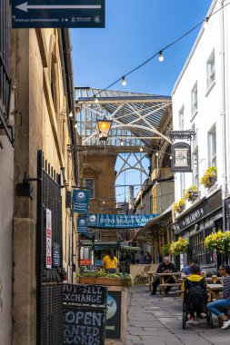 Bristol, İngiltere - 14 Mayıs : St Nicholas Market binalarına doğru görüş