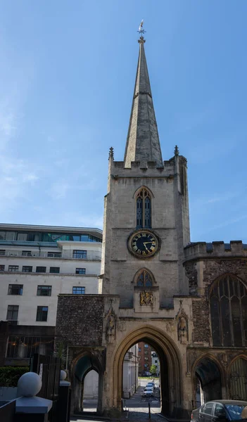 BRISTOL, Reino Unido - 14 de maio: Ver Igreja de São João em Bristol em 1 de maio — Fotografia de Stock