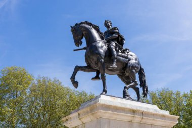 Bristol, İngiltere - 14 Mayıs : Bristol'daki William III anıtının heykeli