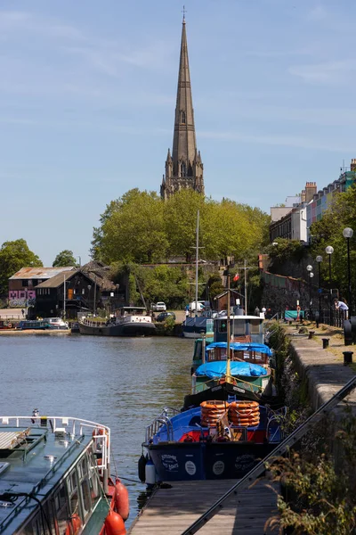 BRISTOL, UK - MAY 14 : View along the River Avon in Bristol on M — Stock Photo, Image