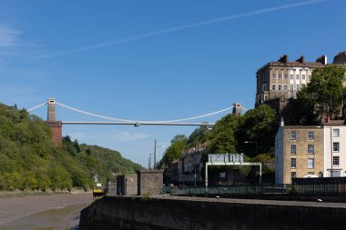 Bristol, İngiltere - 14 Mayıs : Avon Nehri boyunca yer alan binaların görünümü
