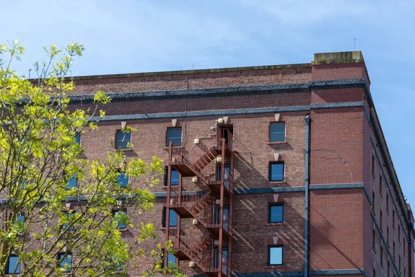 Bristol, Verenigd Koninkrijk-14 mei: oude rode bakstenen molen of magazijn in Brist — Stockfoto