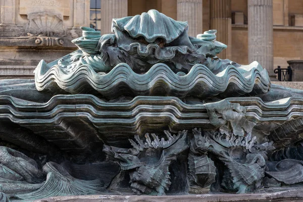 BRISTOL, UK - MAY 13 : Close up of the fountain outside the Vict — Stock Photo, Image