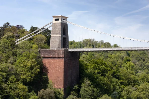 BRISTOL, UK - MAY 13 : View of the Clifton Suspension Bridge in — Stock Photo, Image