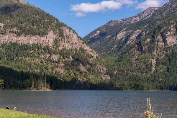 Die berge rund um den hollandsee in montana — Stockfoto