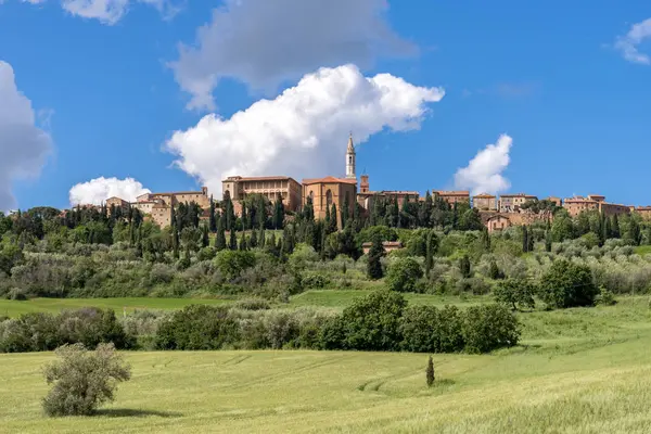 PIENZA, TUSCANY/ITALY - MAY 19 : View of Pienza in Tuscany — Stock Photo, Image