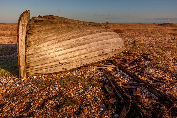 Dungeness, Kent/UK-17. prosince: opuštěný veslice na Dung — Stock fotografie