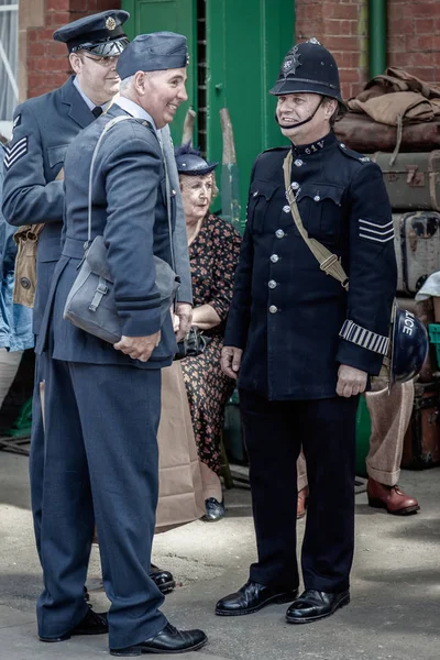 HORSTED KEYNES, SUSSEX/UK - MAY 7 :  Men in uniform at Horsted K — Stock Photo, Image