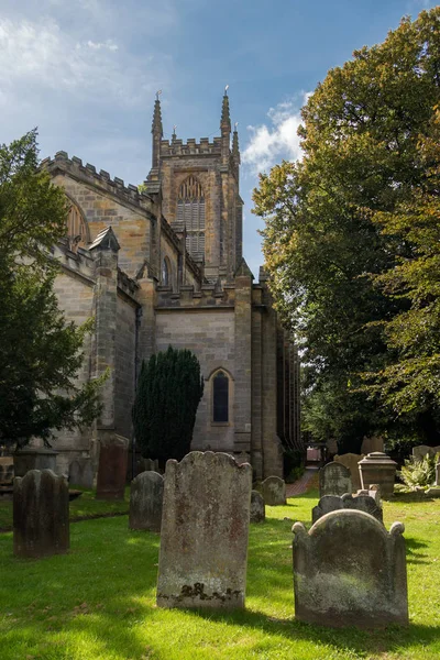 ORIENTE GRINSTEAD, SUSSEX OESTE / Reino Unido - 30 de agosto: Iglesia de San Swithun —  Fotos de Stock